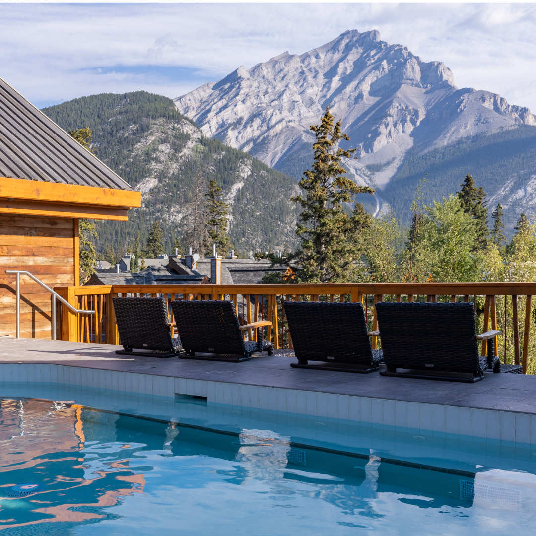 Moose Hotel & Suties Summer Rooftop Hot Pool