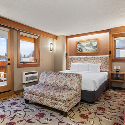 Banff Ptarmigan Inn Bed