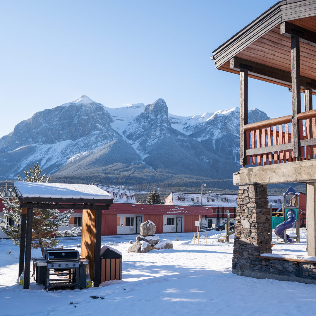Rocky Mountain Ski Lodge